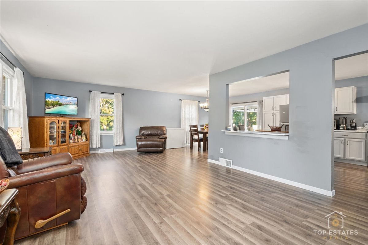 48W201 Keslinger Road, Maple Park, IL 60151