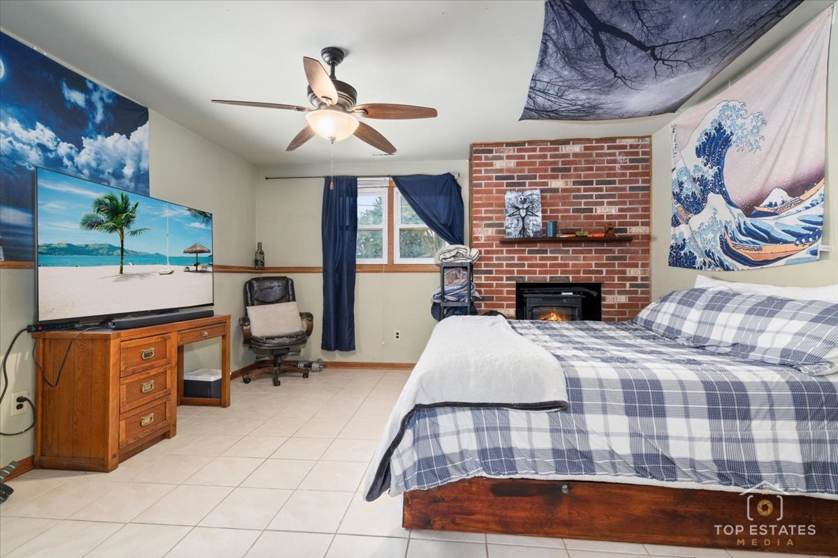 48W201 Keslinger Road, Maple Park, IL 60151