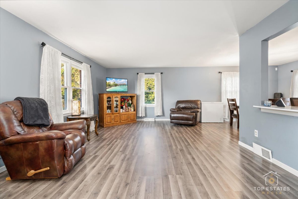 48W201 Keslinger Road, Maple Park, IL 60151