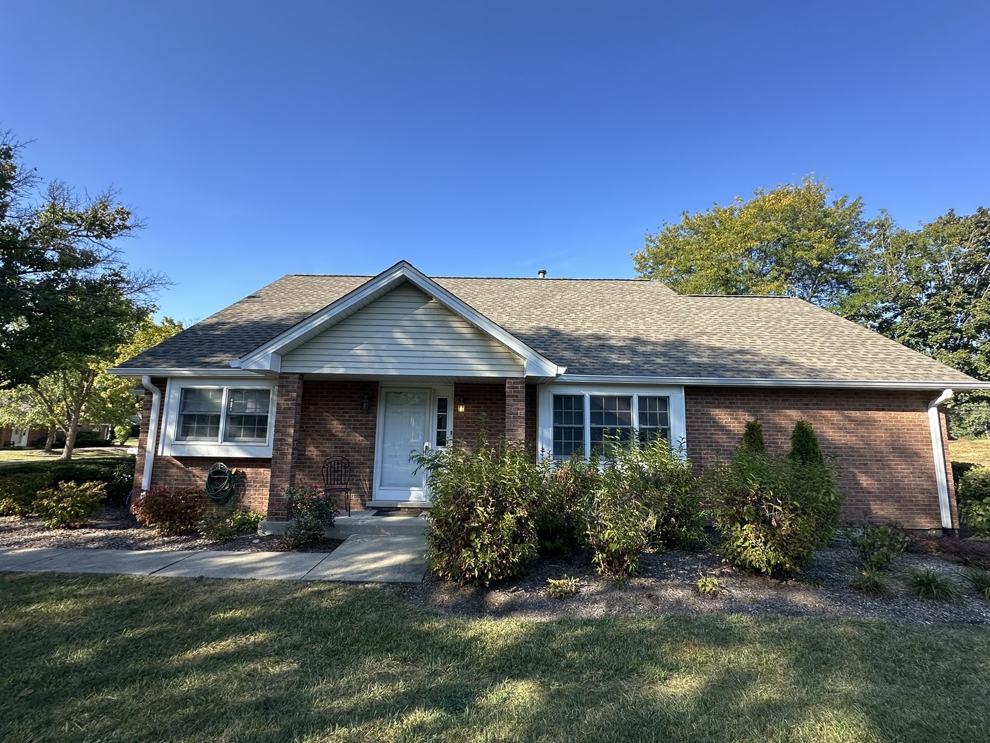 8533 Sandalwood Drive, Darien, IL 60561