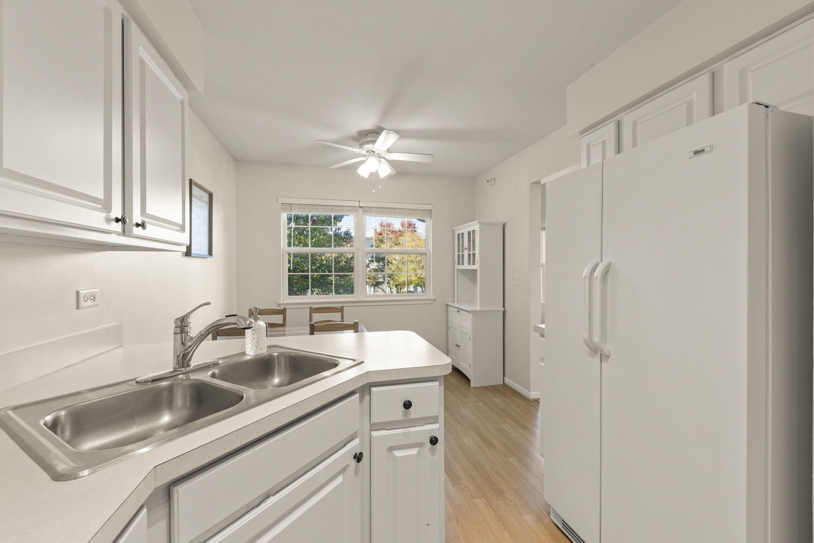 2513 Dickens Drive #2513, Aurora, IL 60503