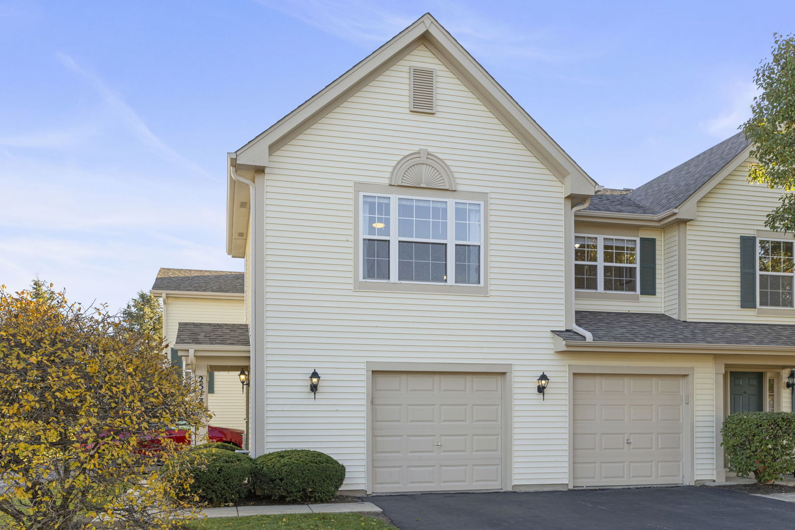 2513 Dickens Drive #2513, Aurora, IL 60503