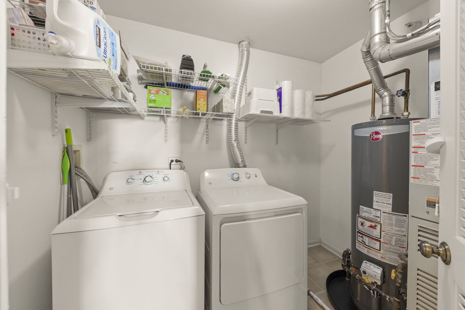 2513 Dickens Drive #2513, Aurora, IL 60503