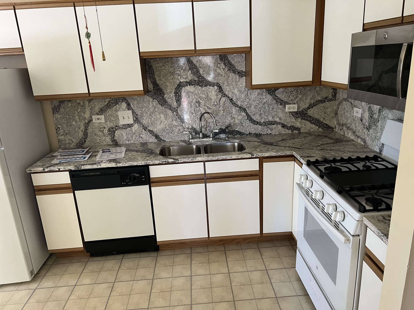 2750 shelly Lane, Aurora, IL 60504