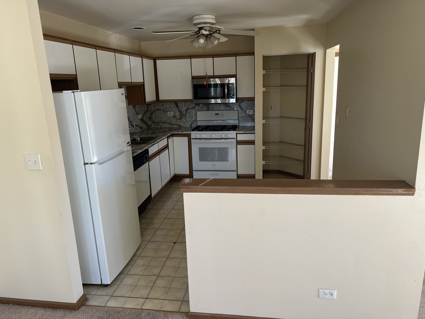 2750 shelly Lane, Aurora, IL 60504