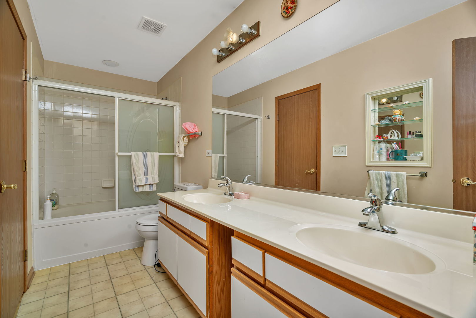 2750 shelly Lane, Aurora, IL 60504