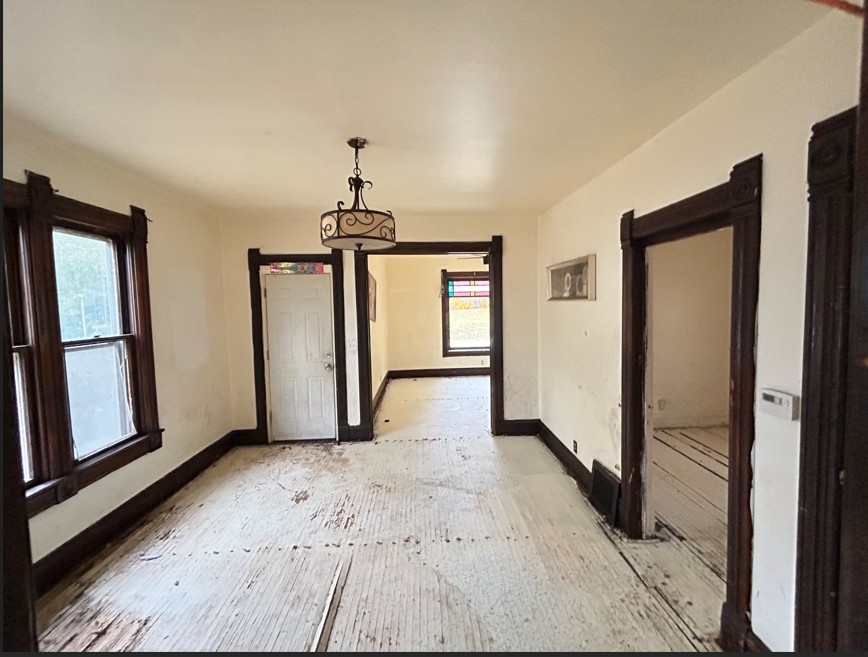 725 Davis Street, Rockford, IL 61107