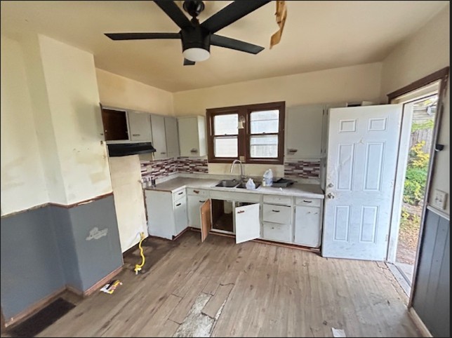 725 Davis Street, Rockford, IL 61107