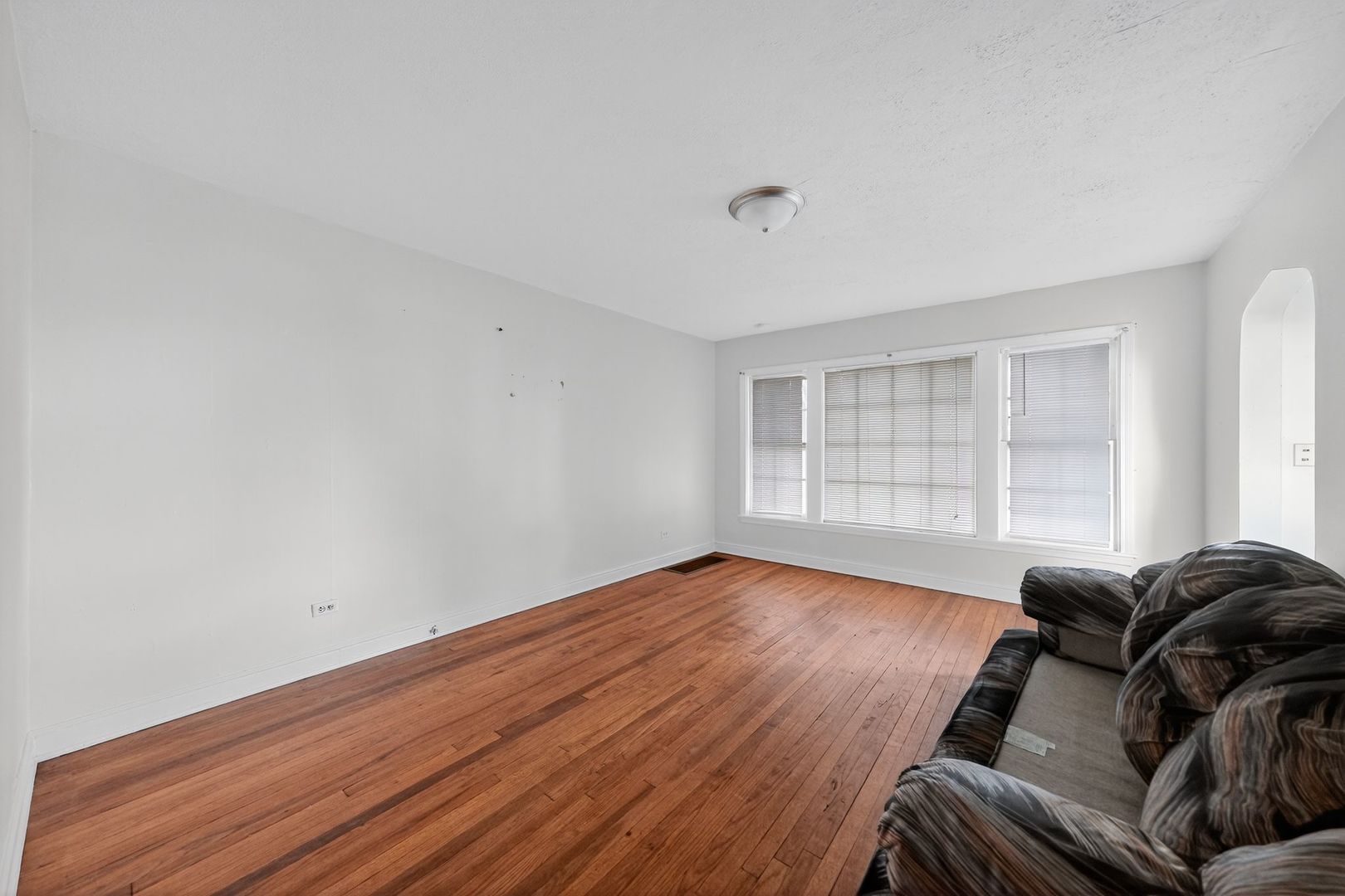 10026 S Carpenter Street, Chicago, IL 60643