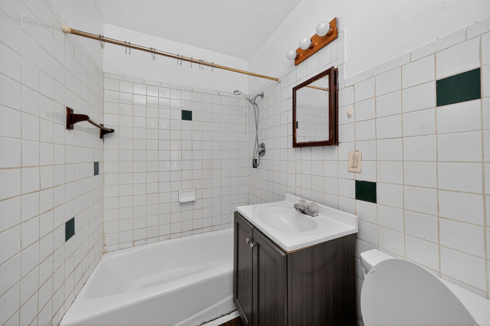 10026 S Carpenter Street, Chicago, IL 60643