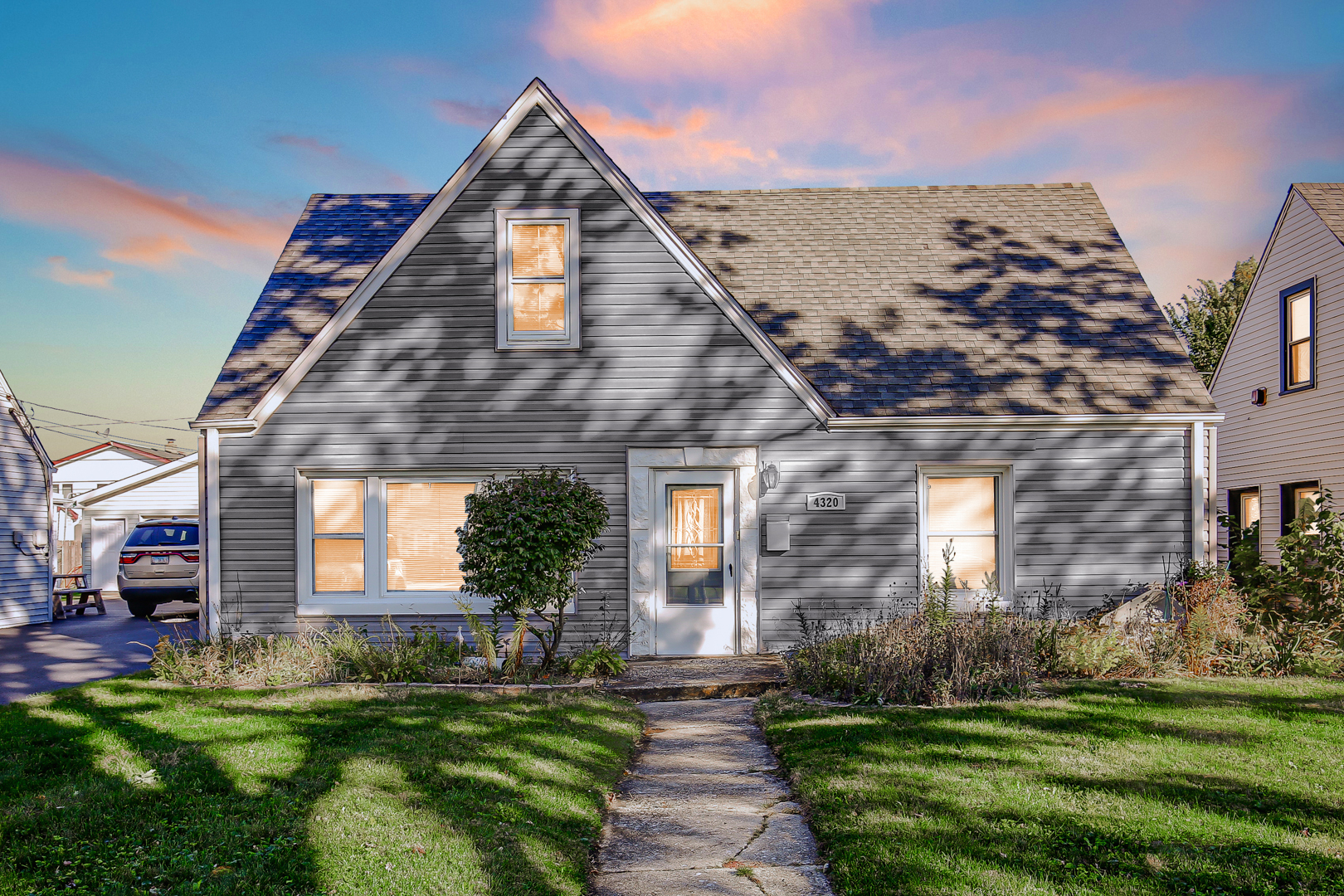 4320 W 99th Place, Oak Lawn, IL 60453