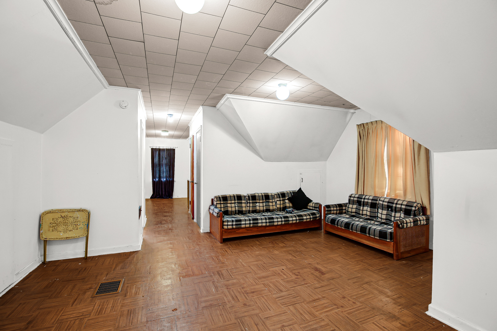 4320 W 99th Place, Oak Lawn, IL 60453