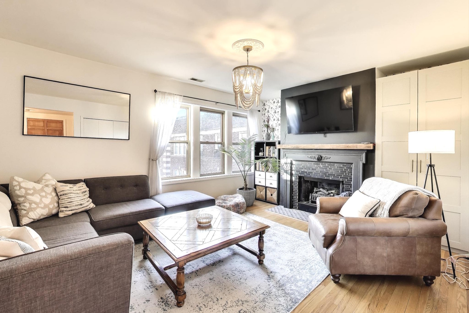 75 E Harris Avenue #3E, La Grange, IL 60525