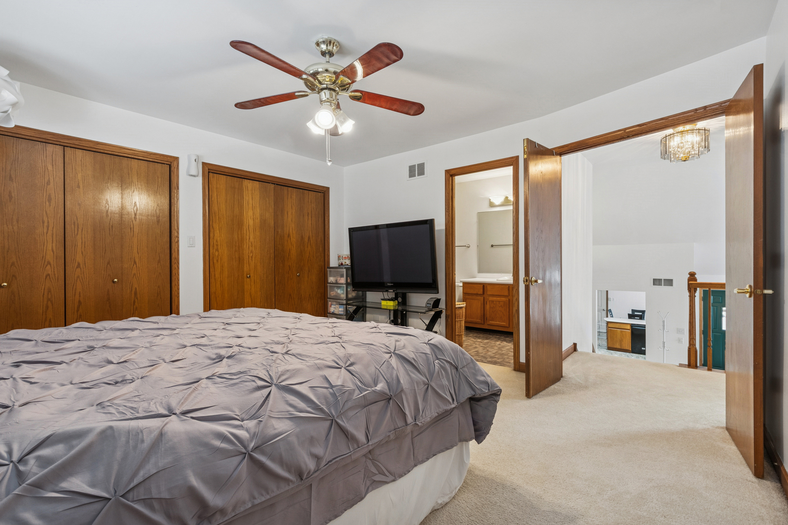 16113 Lake Villa Avenue, Tinley Park, IL 60477