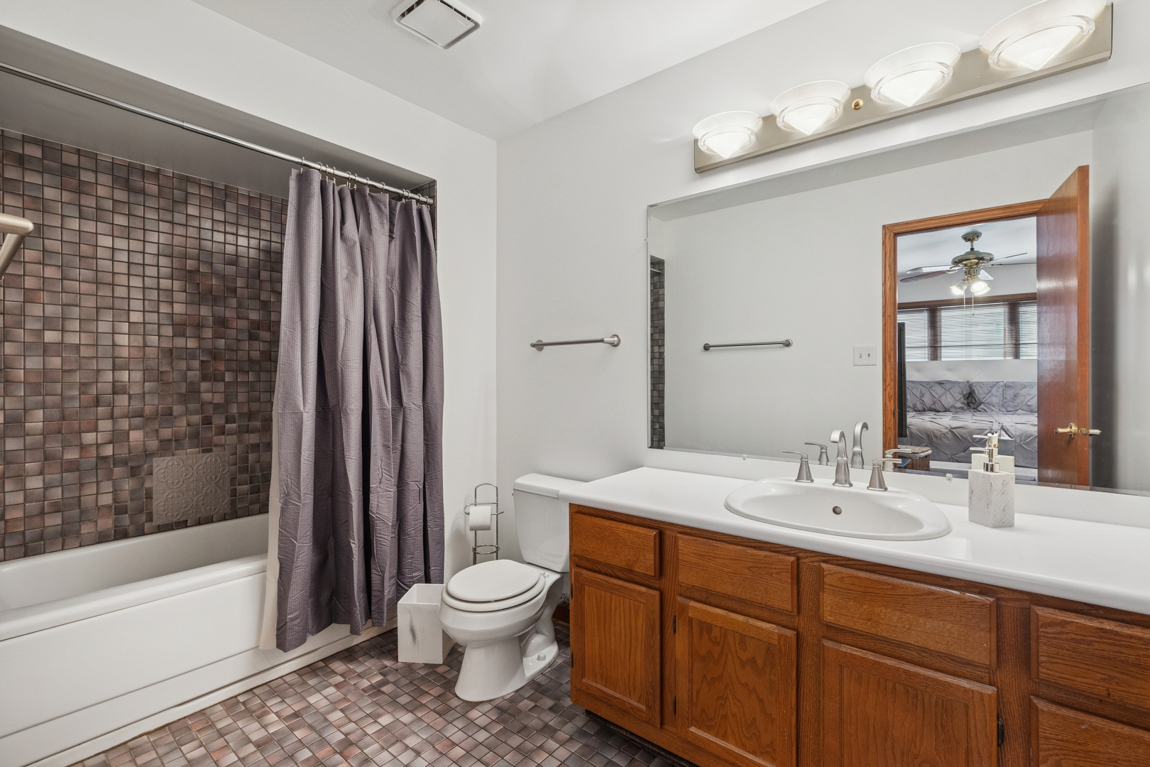 16113 Lake Villa Avenue, Tinley Park, IL 60477