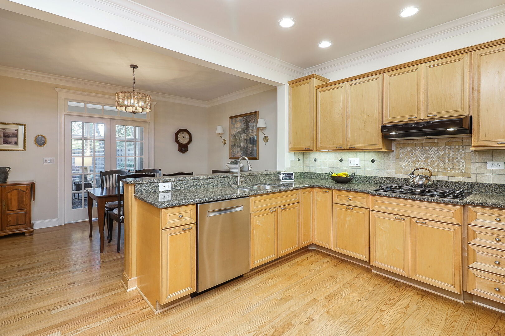 921 Oak Crest Lane, St. Charles, IL 60175