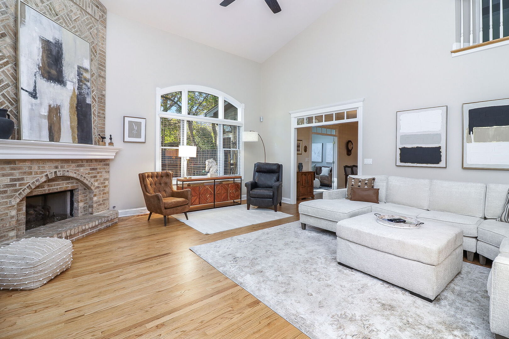 921 Oak Crest Lane, St. Charles, IL 60175