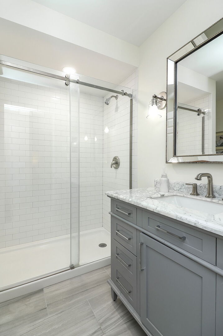 921 Oak Crest Lane, St. Charles, IL 60175