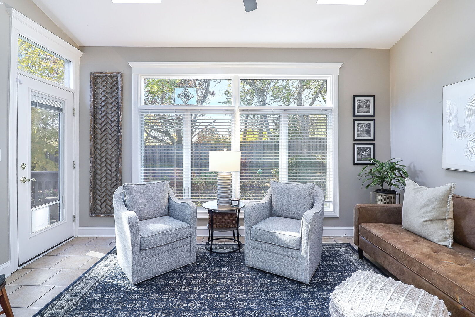 921 Oak Crest Lane, St. Charles, IL 60175