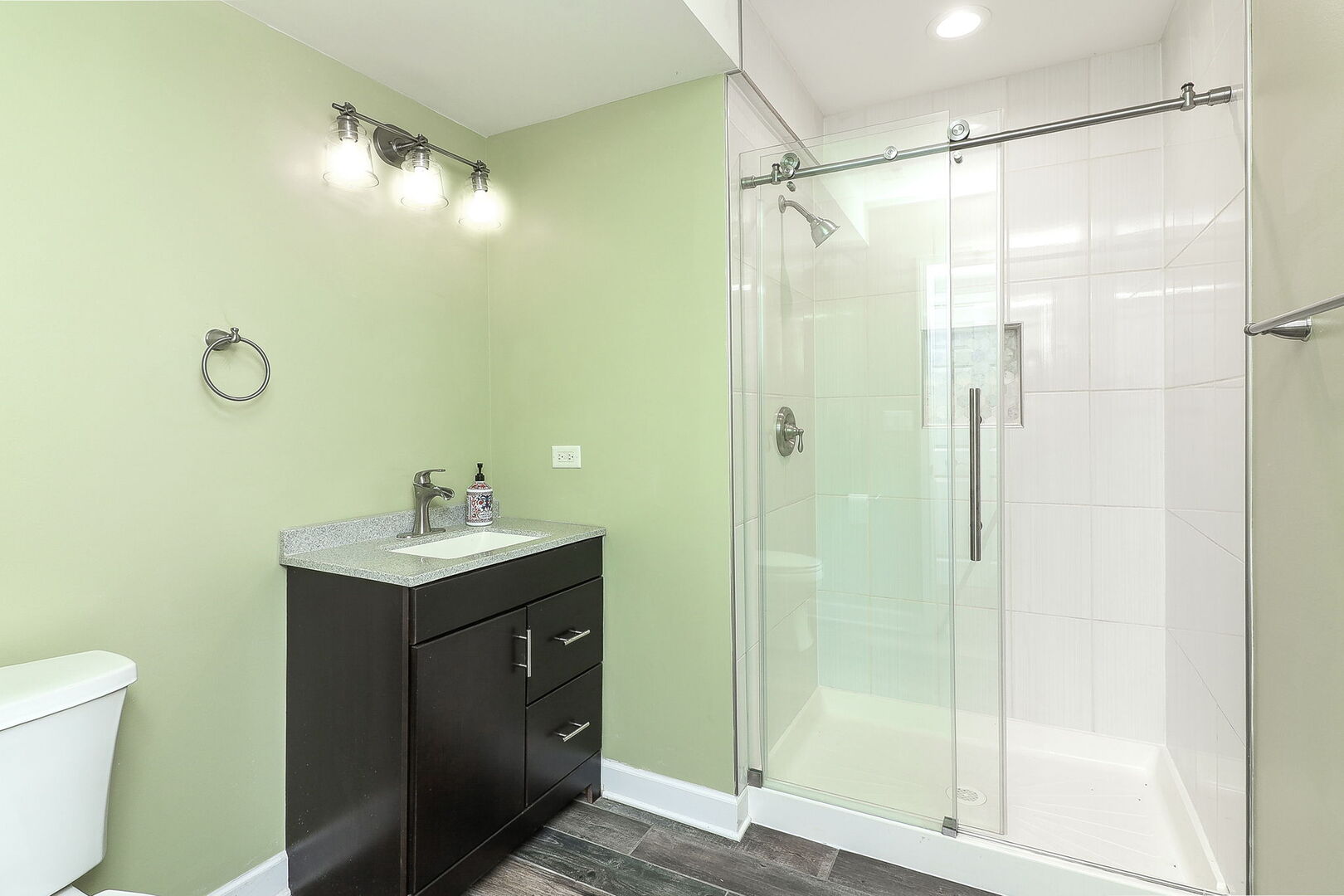 921 Oak Crest Lane, St. Charles, IL 60175