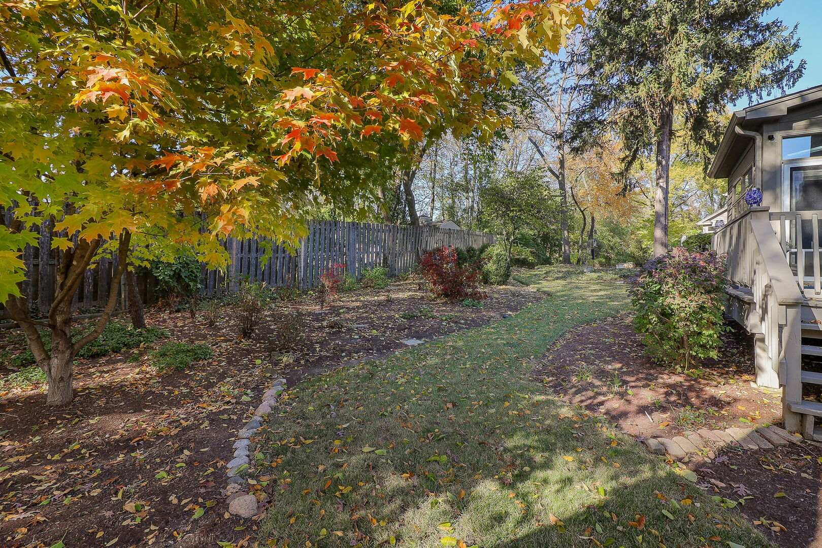 921 Oak Crest Lane, St. Charles, IL 60175