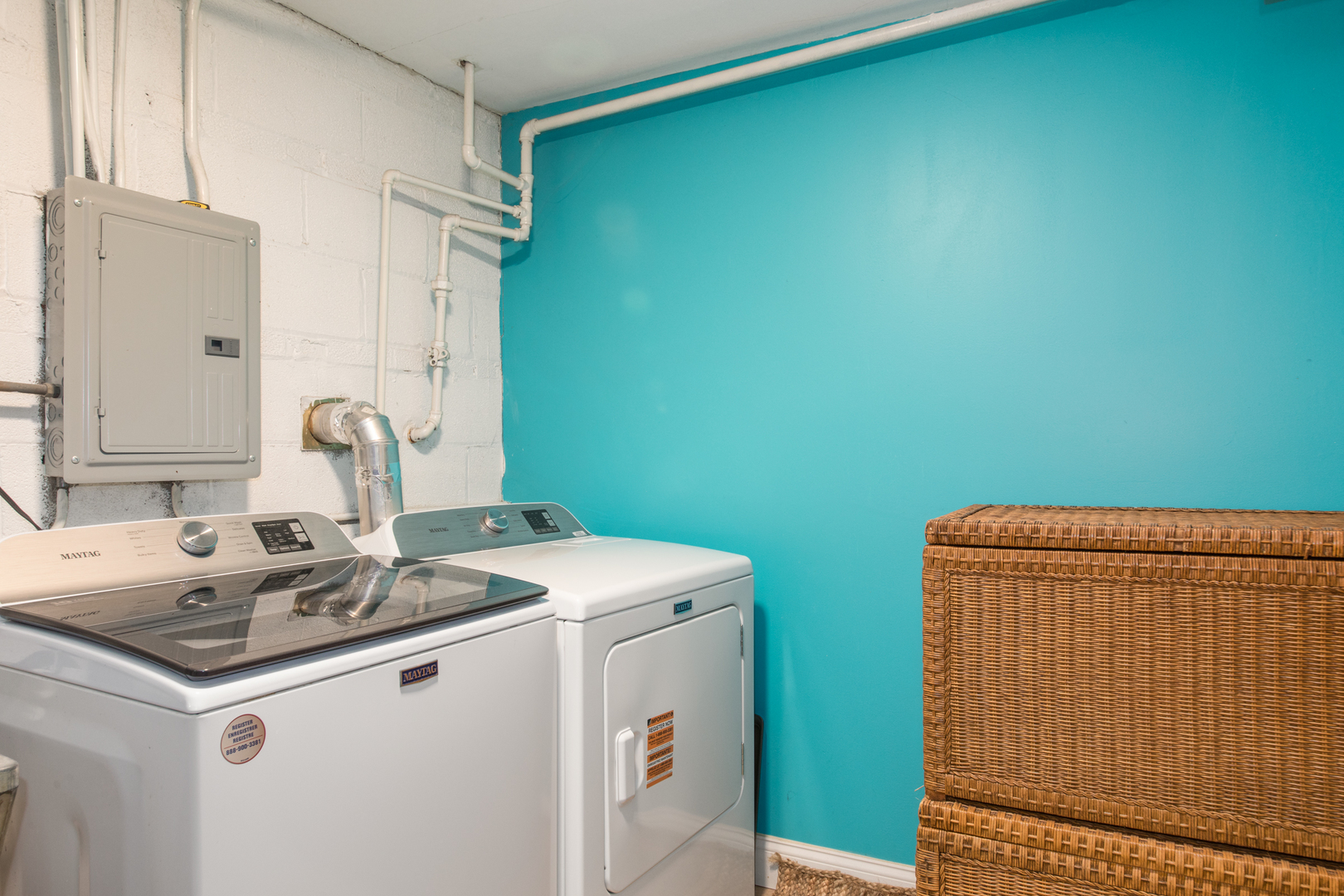 900 ROWE Avenue, Park Ridge, IL 60068