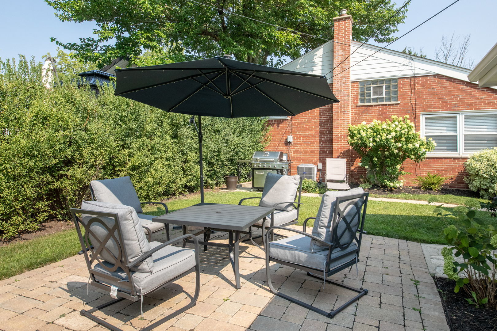 900 ROWE Avenue, Park Ridge, IL 60068