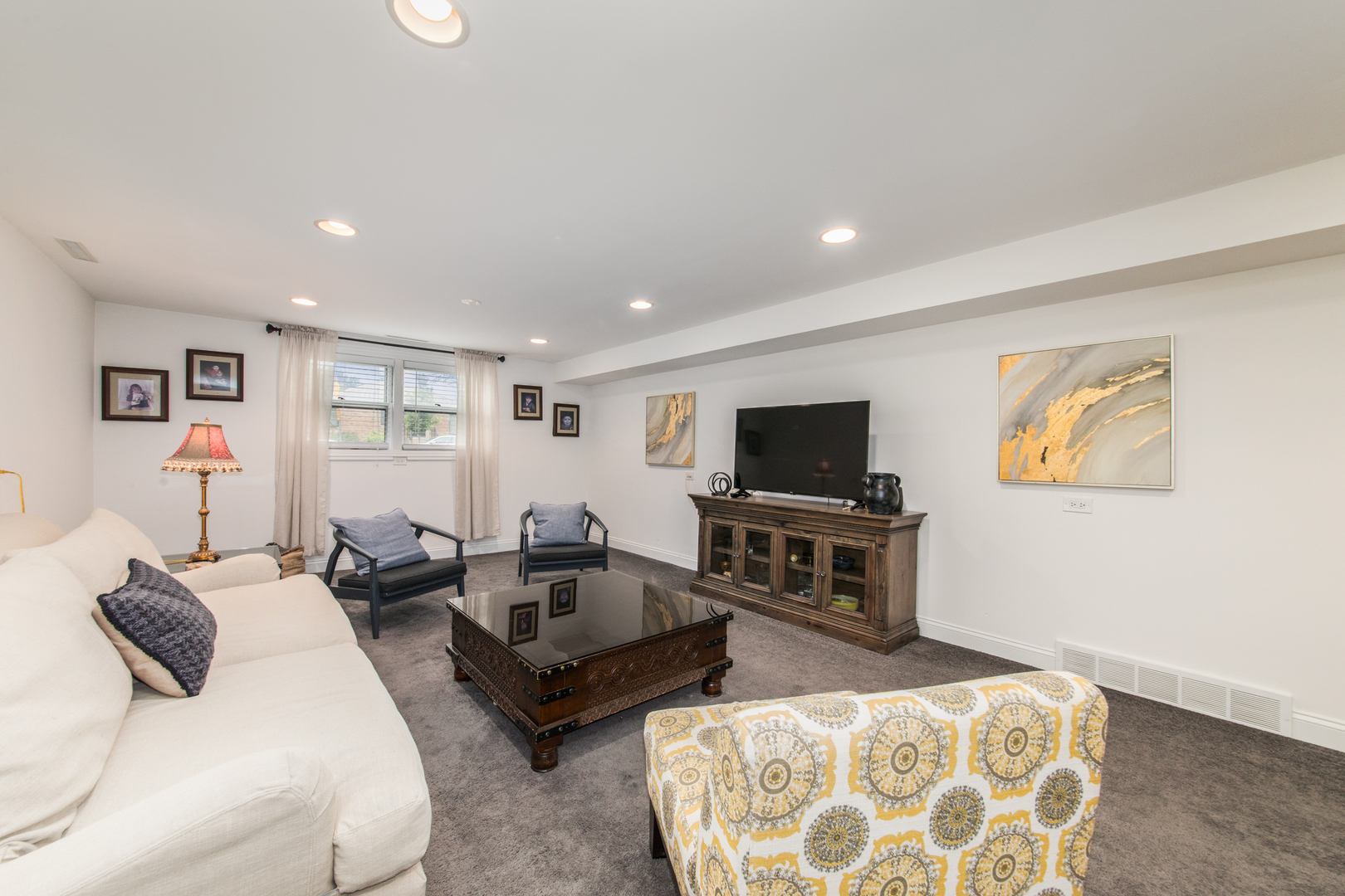 900 ROWE Avenue, Park Ridge, IL 60068