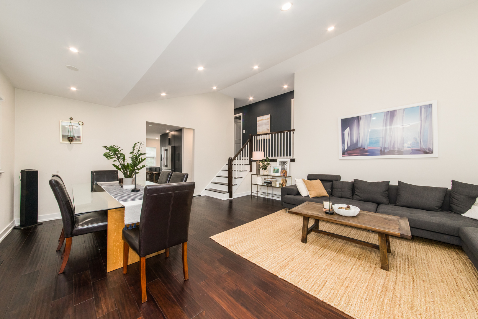 900 ROWE Avenue, Park Ridge, IL 60068