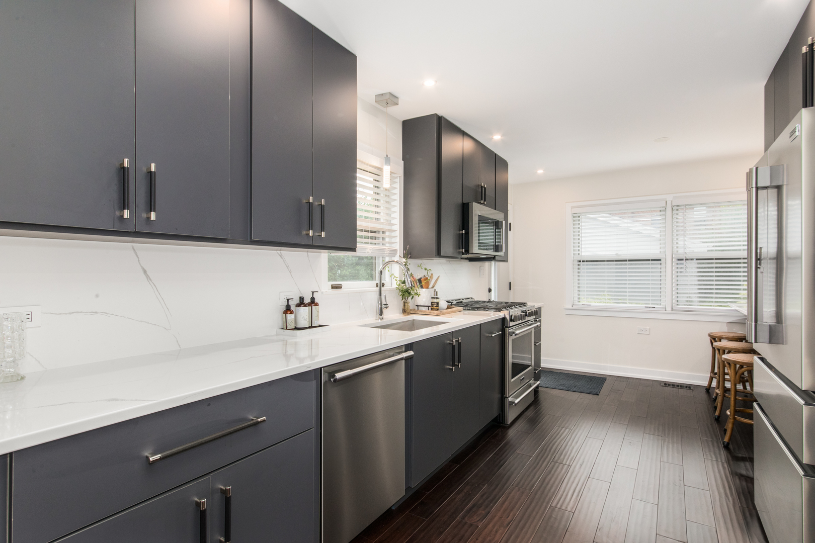 900 ROWE Avenue, Park Ridge, IL 60068