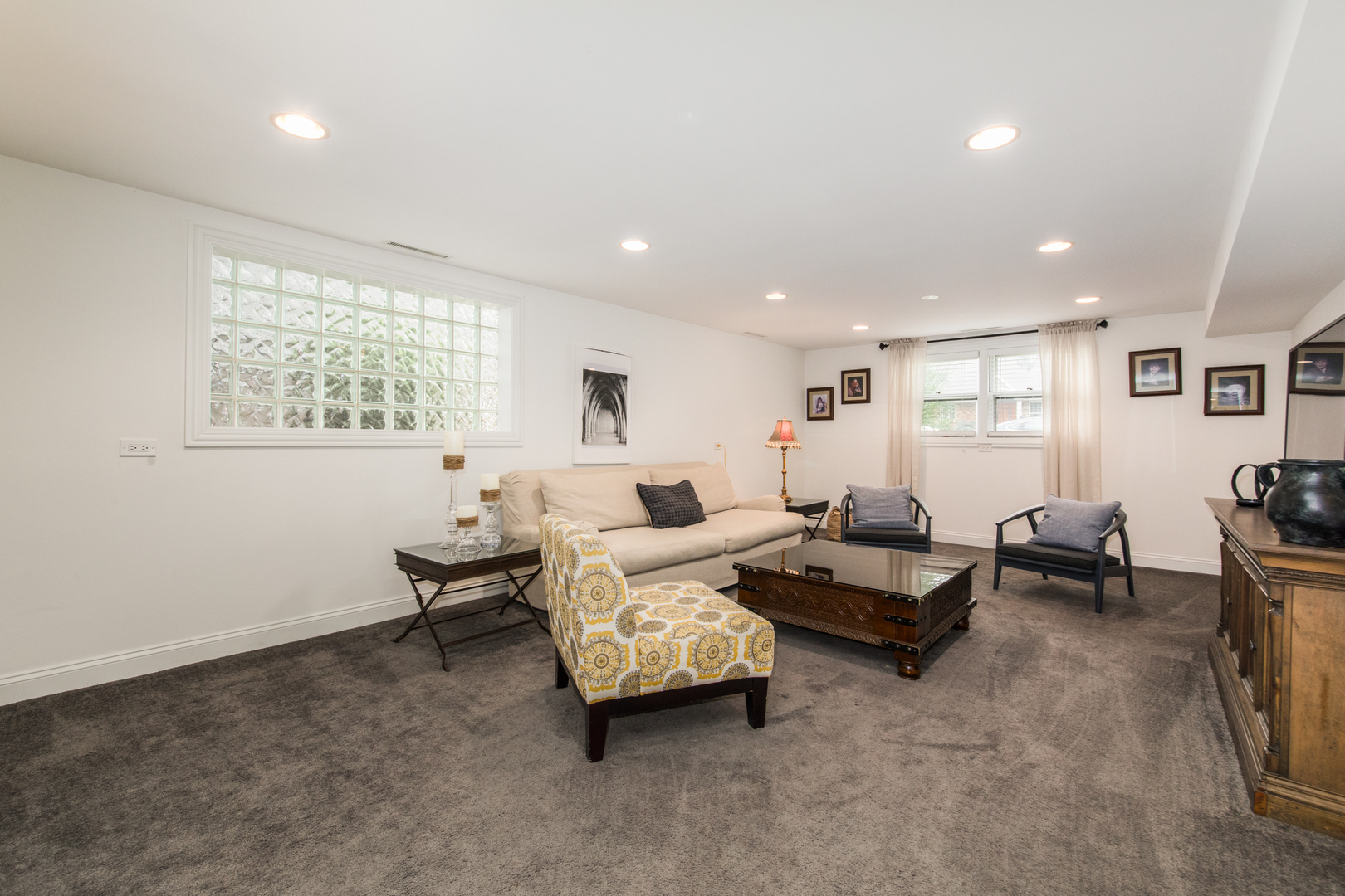 900 ROWE Avenue, Park Ridge, IL 60068