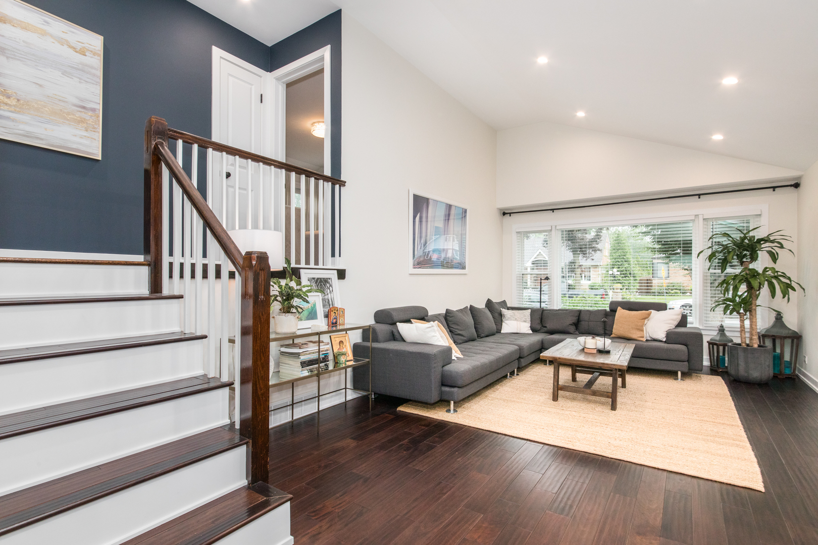 900 ROWE Avenue, Park Ridge, IL 60068