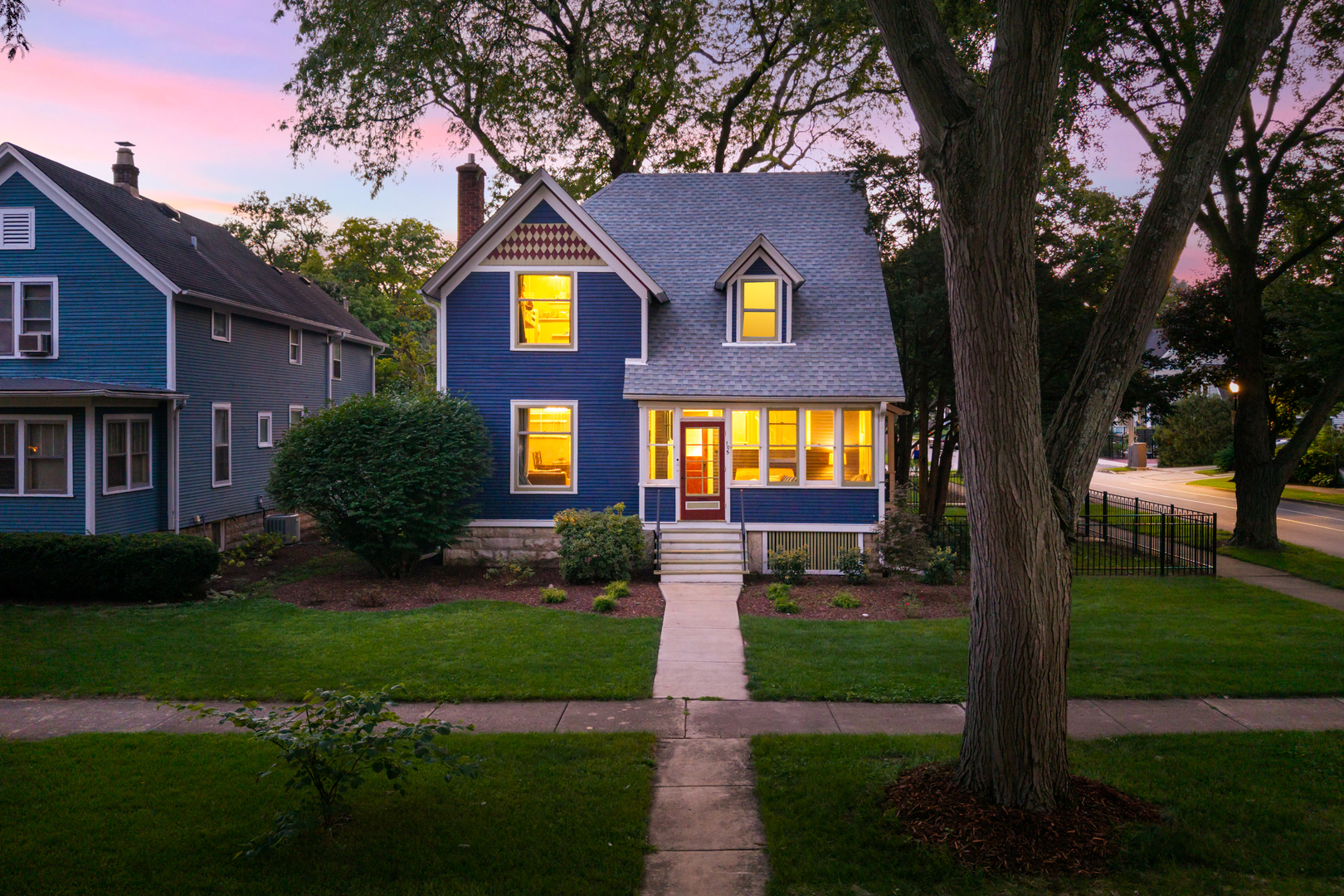 105 S Wright Street, Naperville, IL 60540