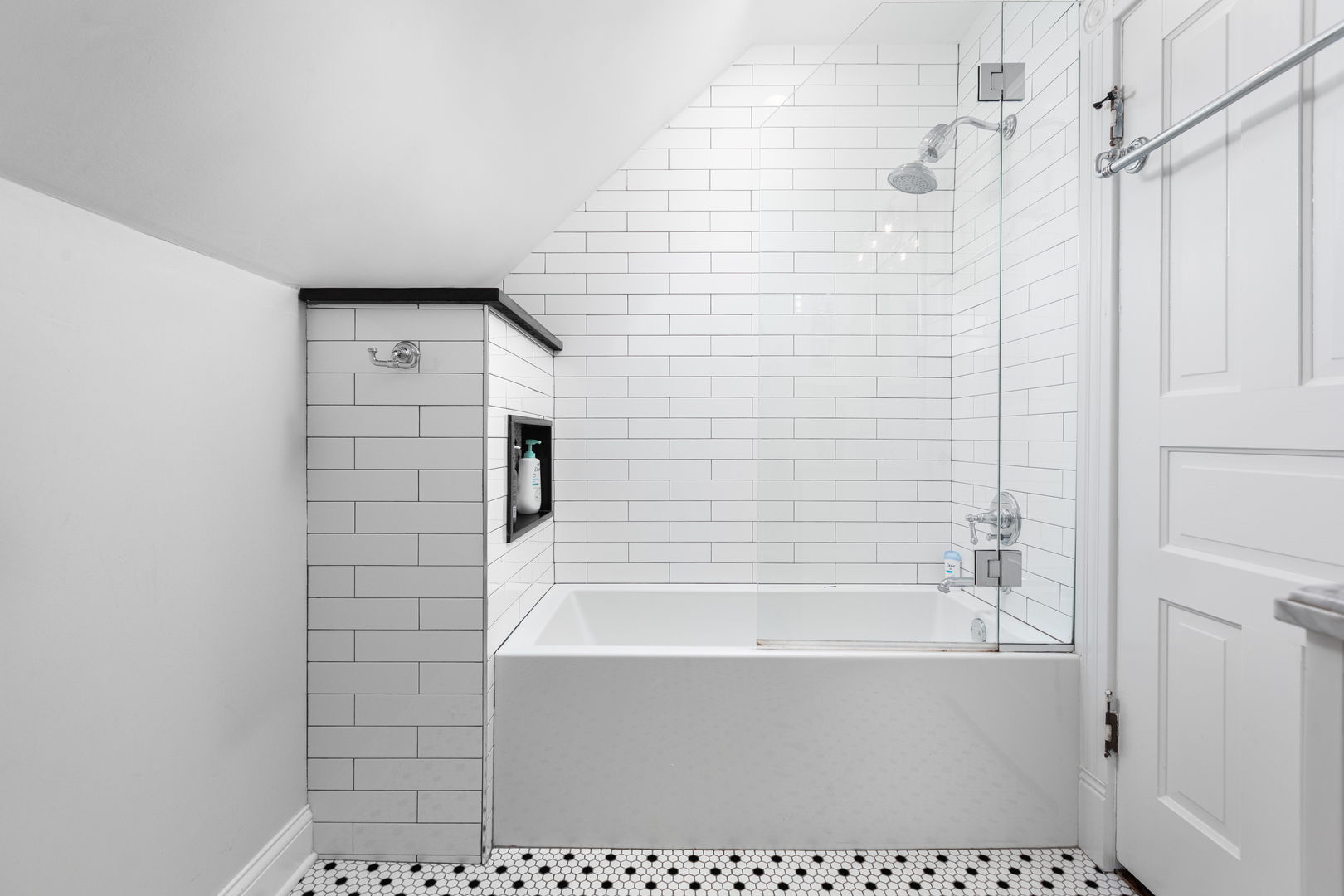 105 S Wright Street, Naperville, IL 60540