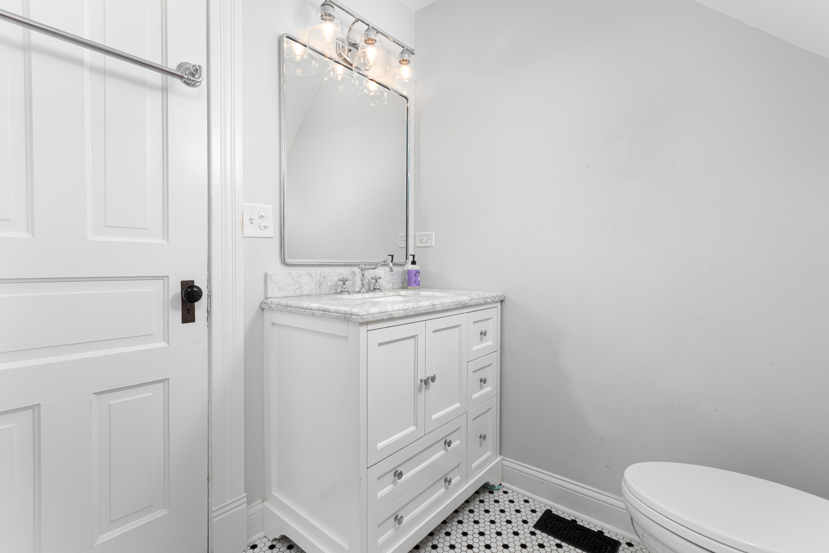 105 S Wright Street, Naperville, IL 60540