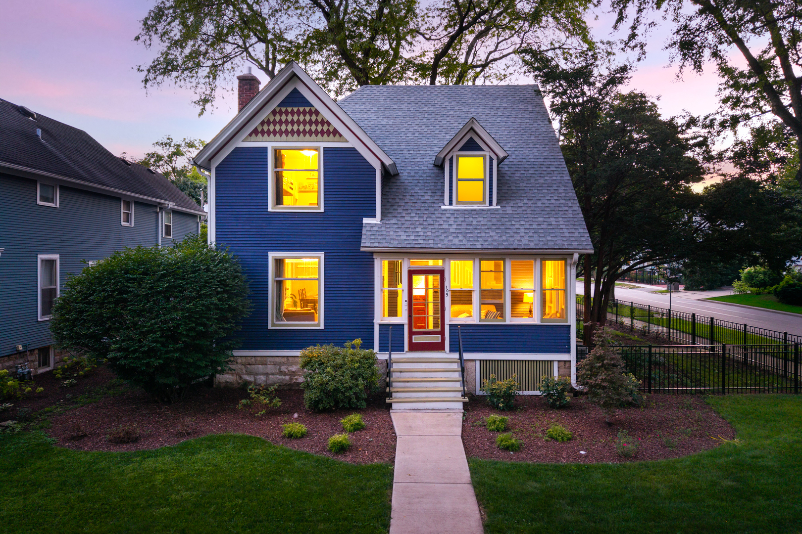 105 S Wright Street, Naperville, IL 60540