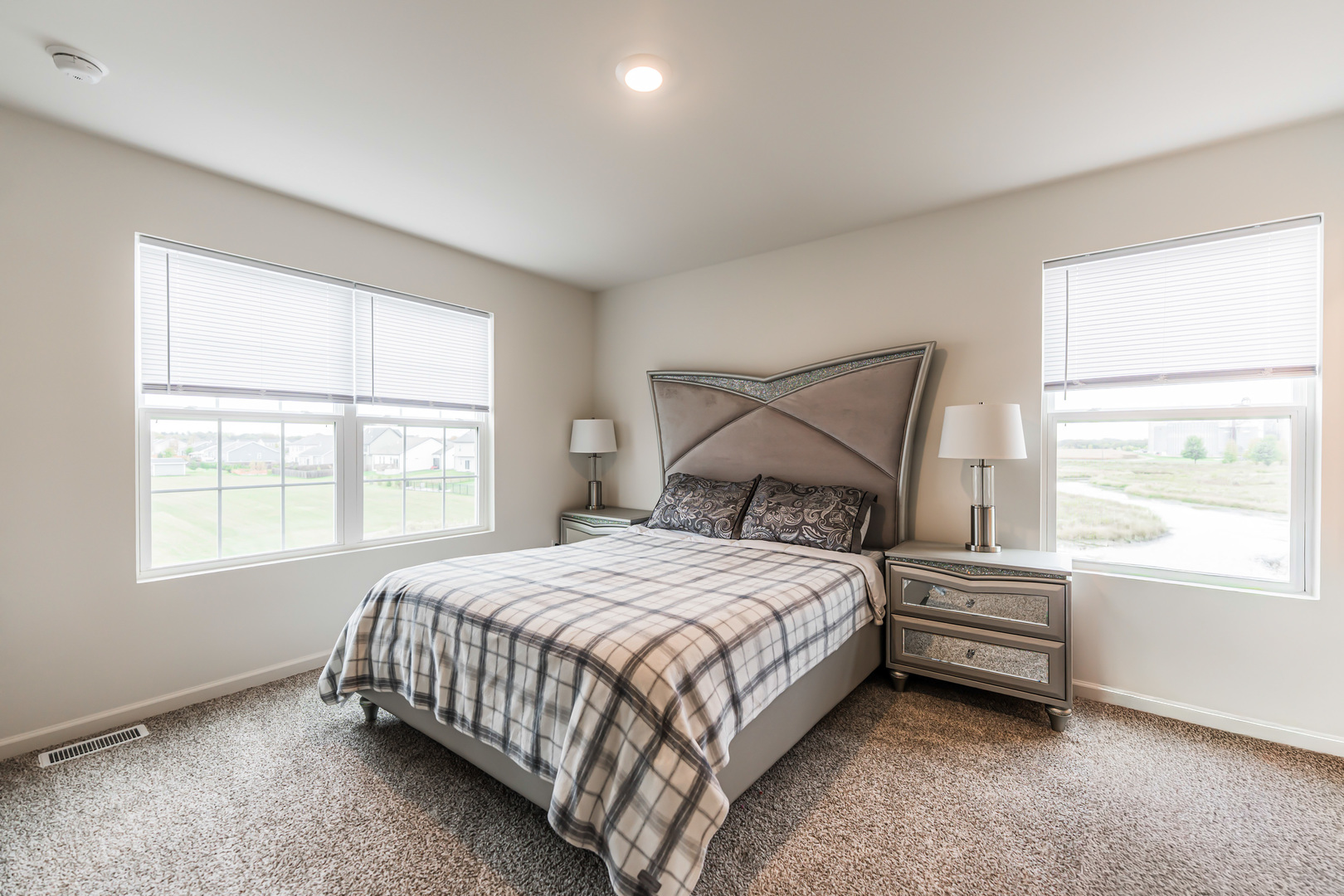 1053 Briar Glen Court, Hampshire, IL 60140