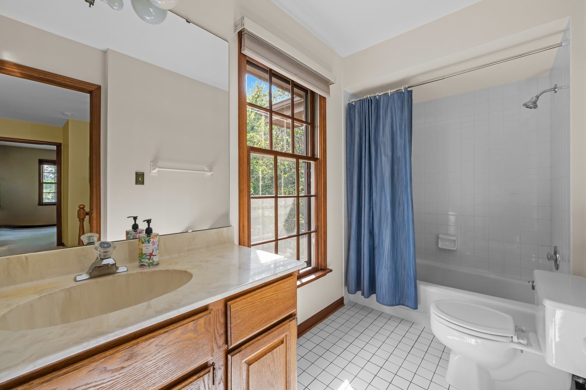 743 Arlington Avenue, Naperville, IL 60565