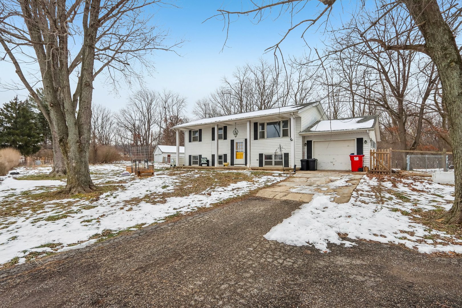 8091 Deer Drive, Hennepin, IL 61327