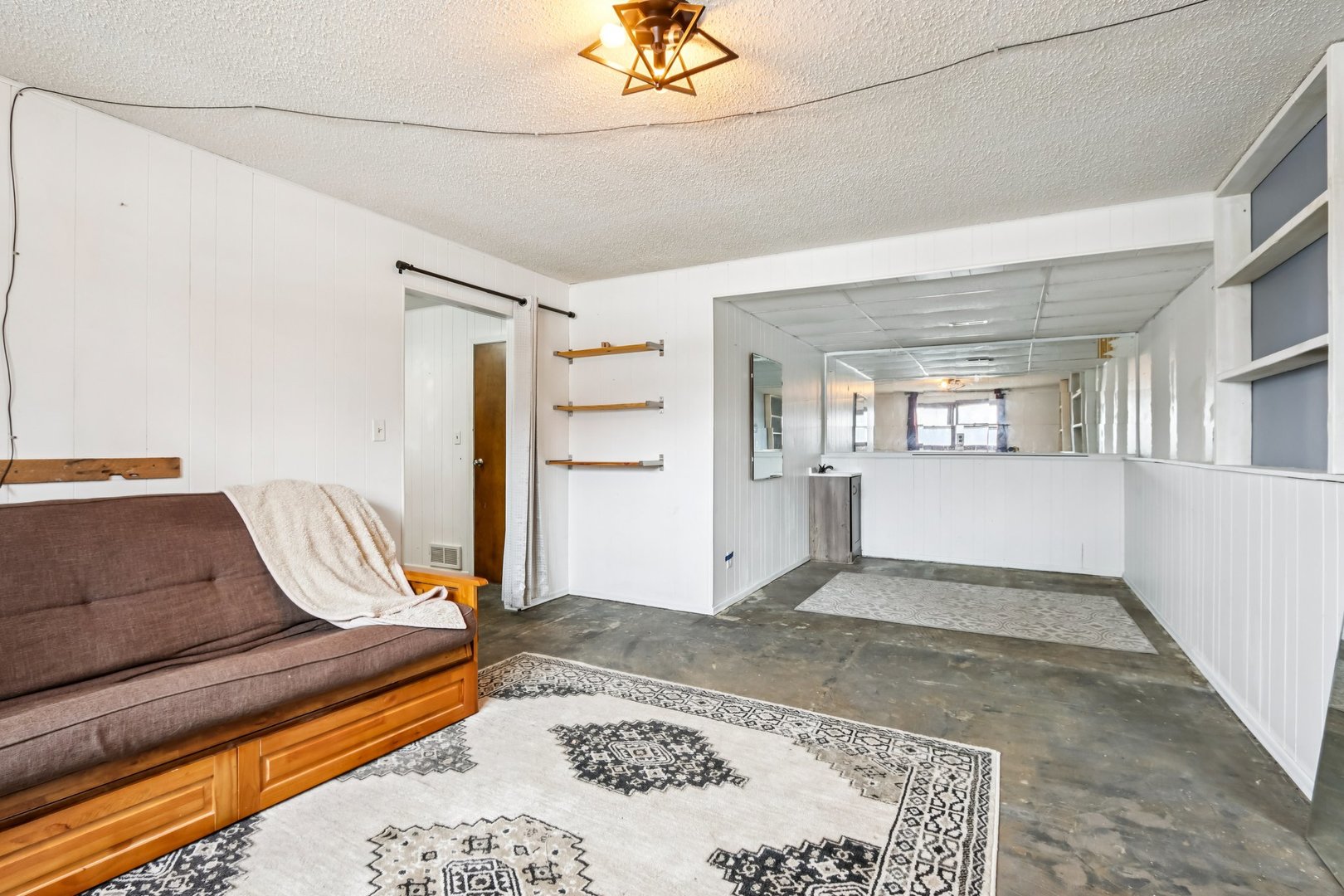 8091 Deer Drive, Hennepin, IL 61327