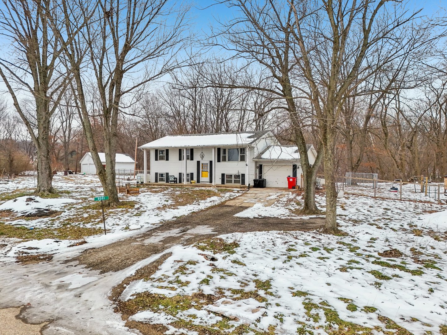 8091 Deer Drive, Hennepin, IL 61327