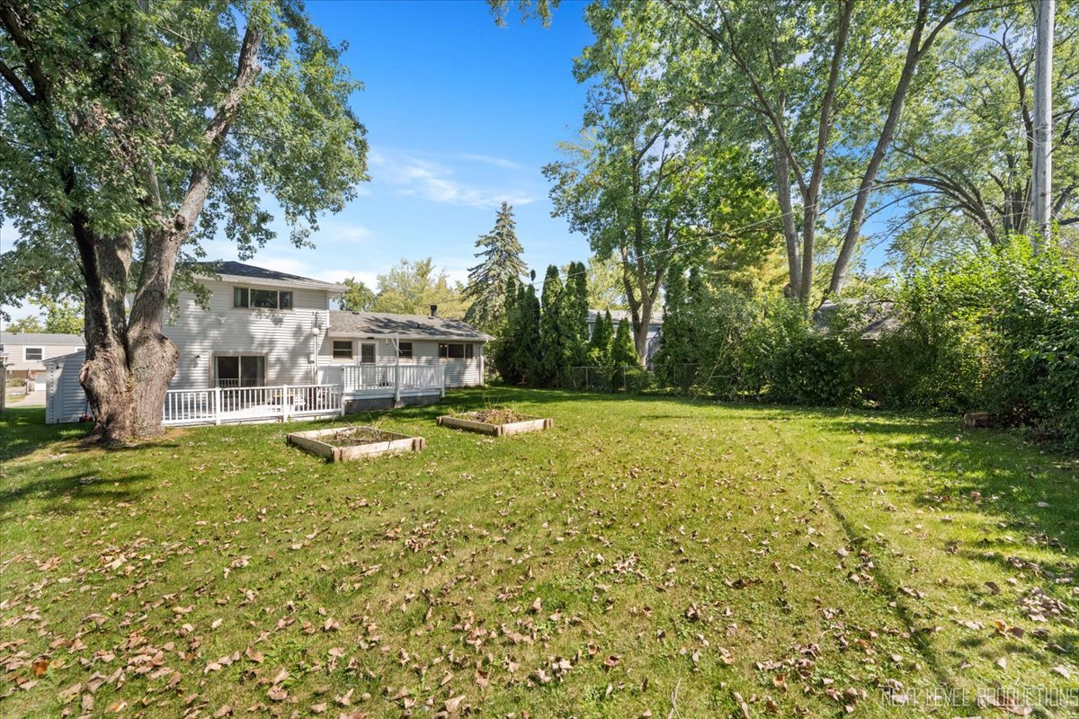 3011 Scenicwood Lane, Woodridge, IL 60517