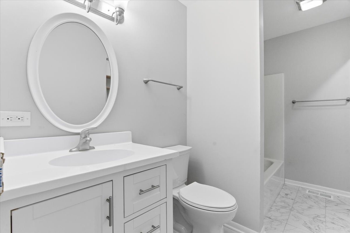 37446 E Park Lane, Lake Villa, IL 60046