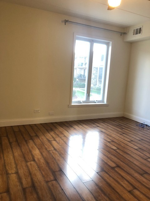 11345 S Roberts Road #F, Palos Hills, IL 60465