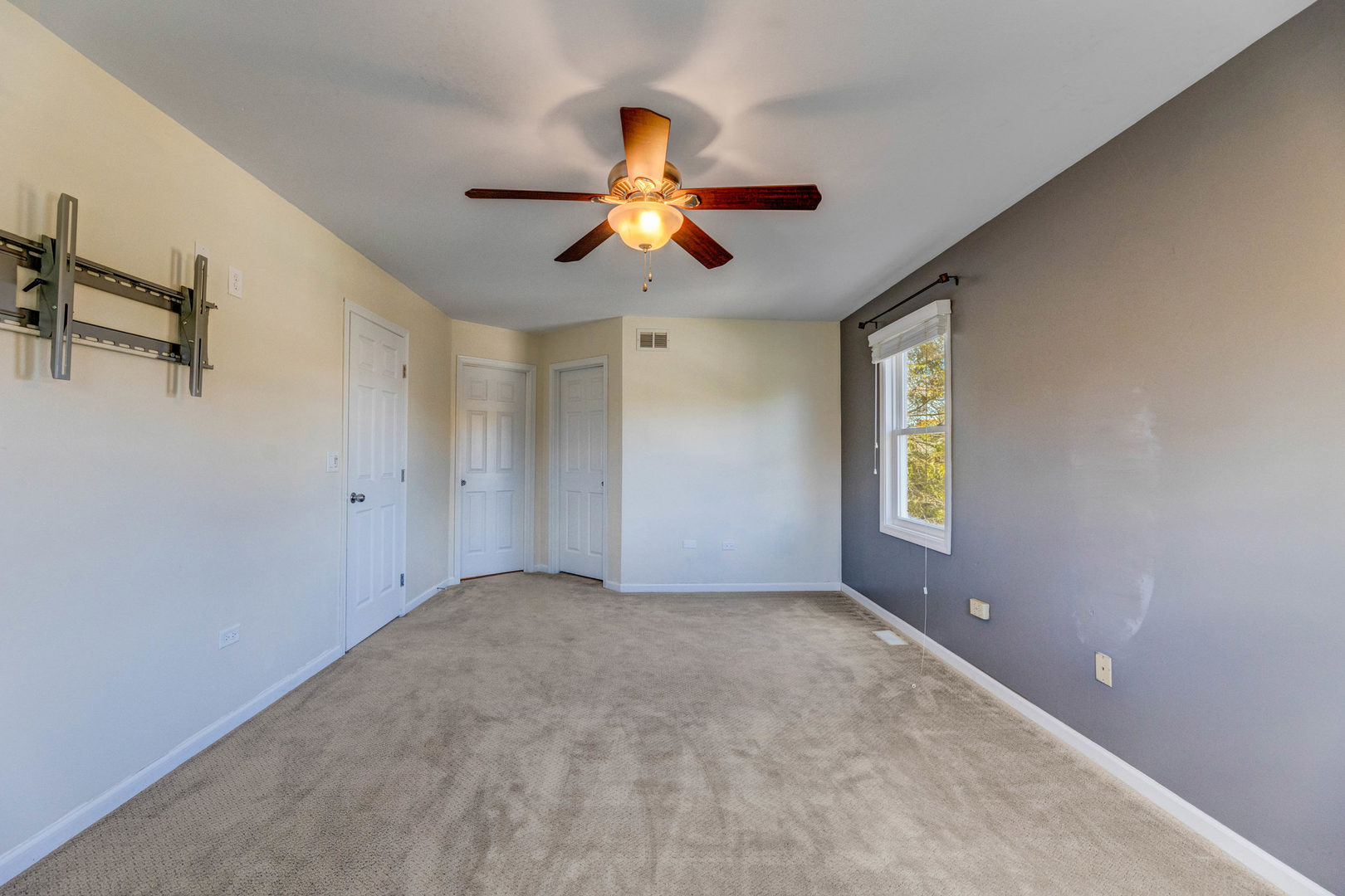 227 Beaver Creek Drive, Bolingbrook, IL 60490