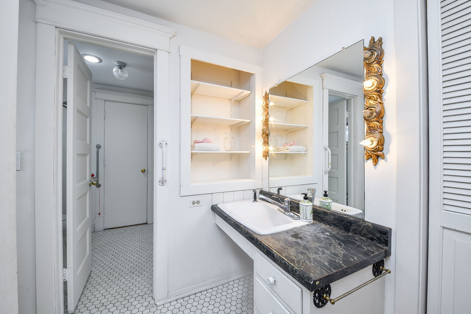 116 S Wright Street, Naperville, IL 60540