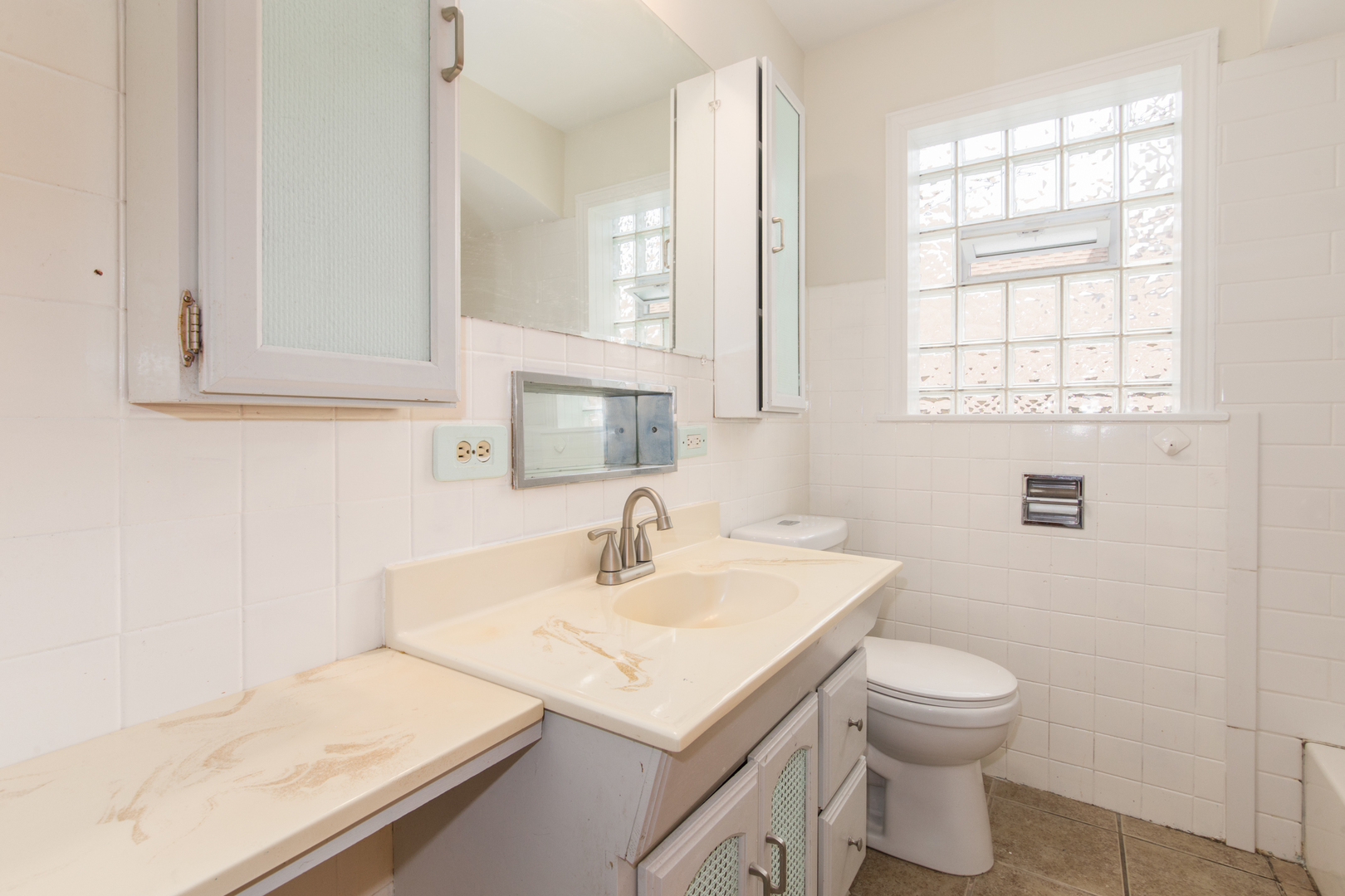 907 Wilkinson Parkway, Park Ridge, IL 60068