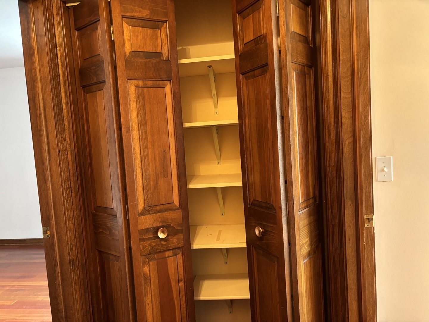 4950 Tarrington Drive, Hoffman Estates, IL 60010