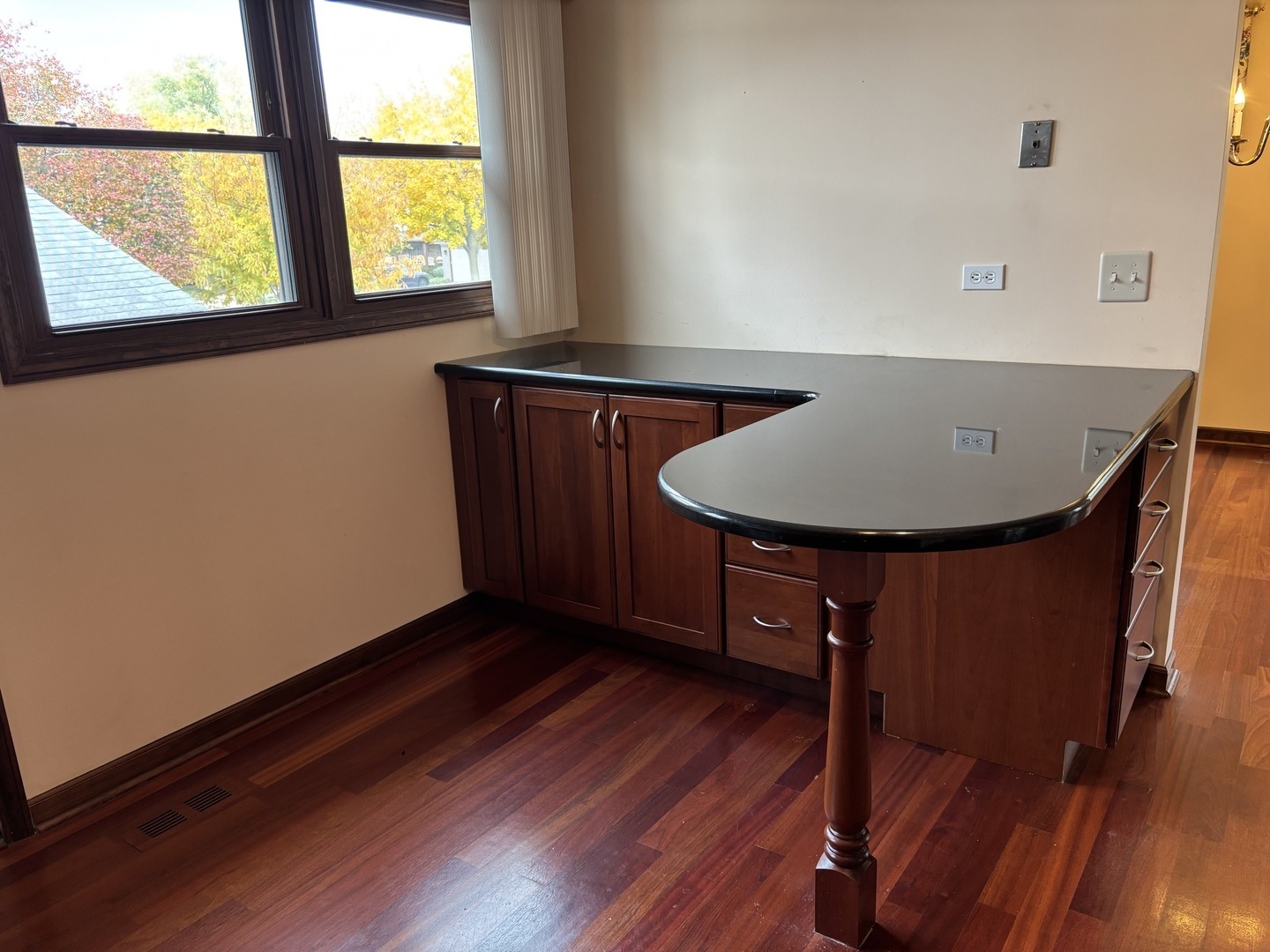 4950 Tarrington Drive, Hoffman Estates, IL 60010