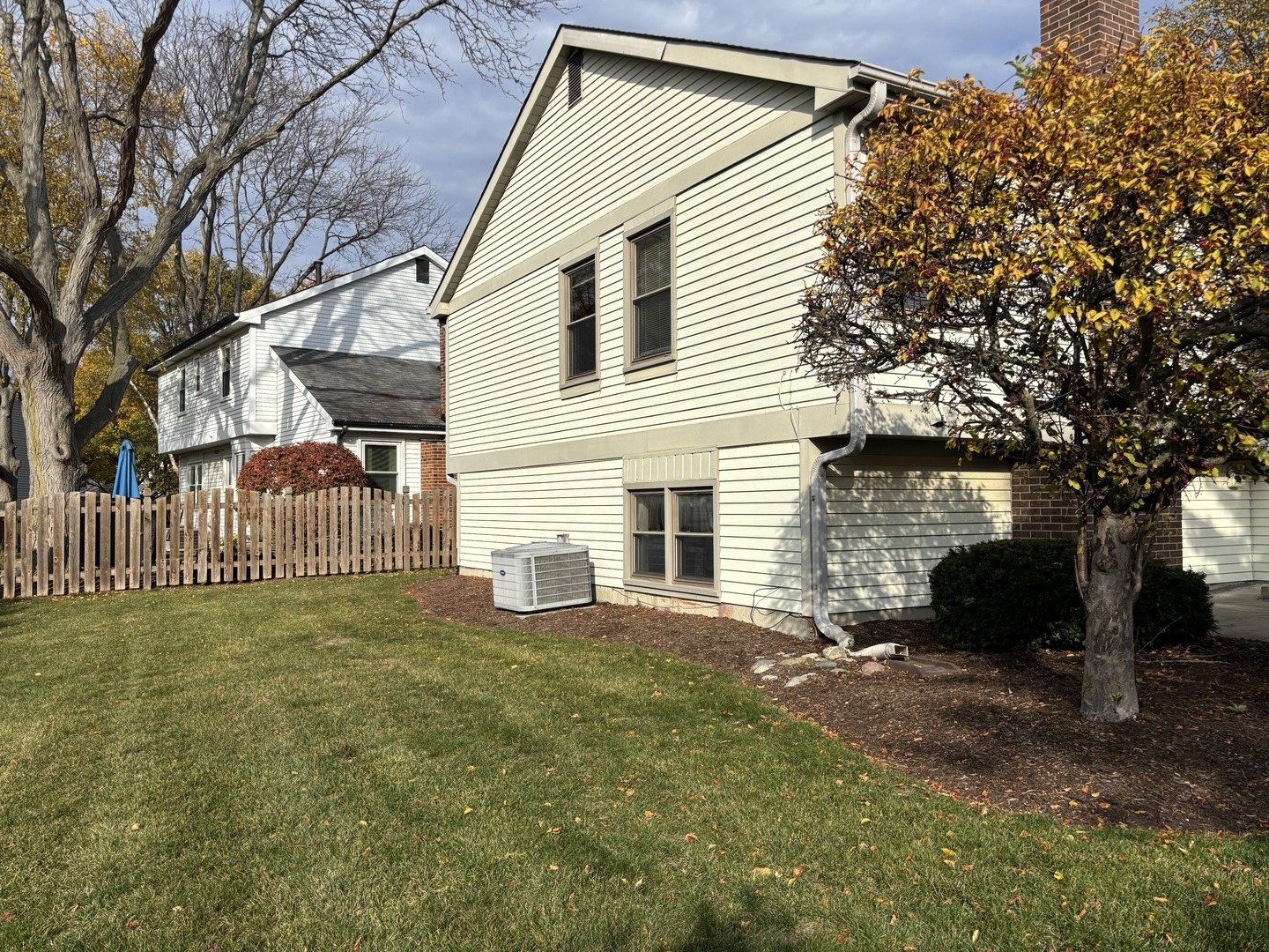 4950 Tarrington Drive, Hoffman Estates, IL 60010